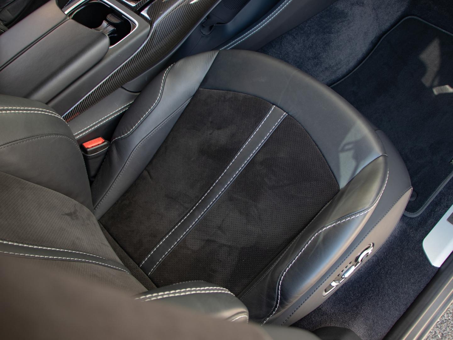 Image ASTON MARTIN DBX 4.0 V8 biturbo 707ch BVA9