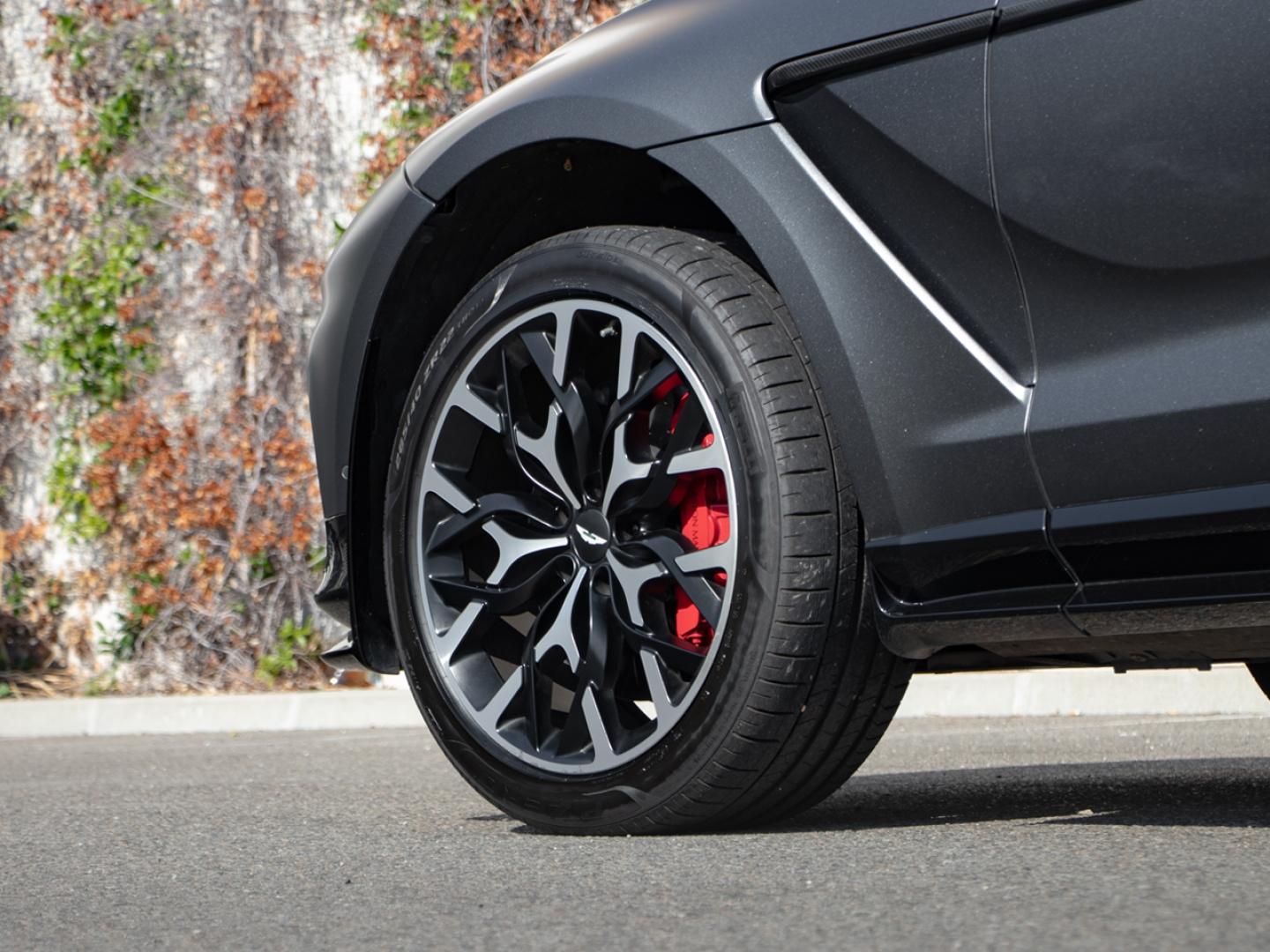Image ASTON MARTIN DBX 4.0 V8 biturbo 707ch BVA9