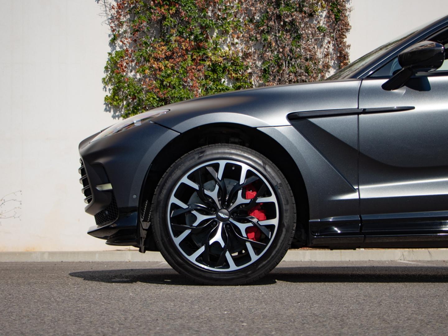 Image ASTON MARTIN DBX 4.0 V8 biturbo 707ch BVA9