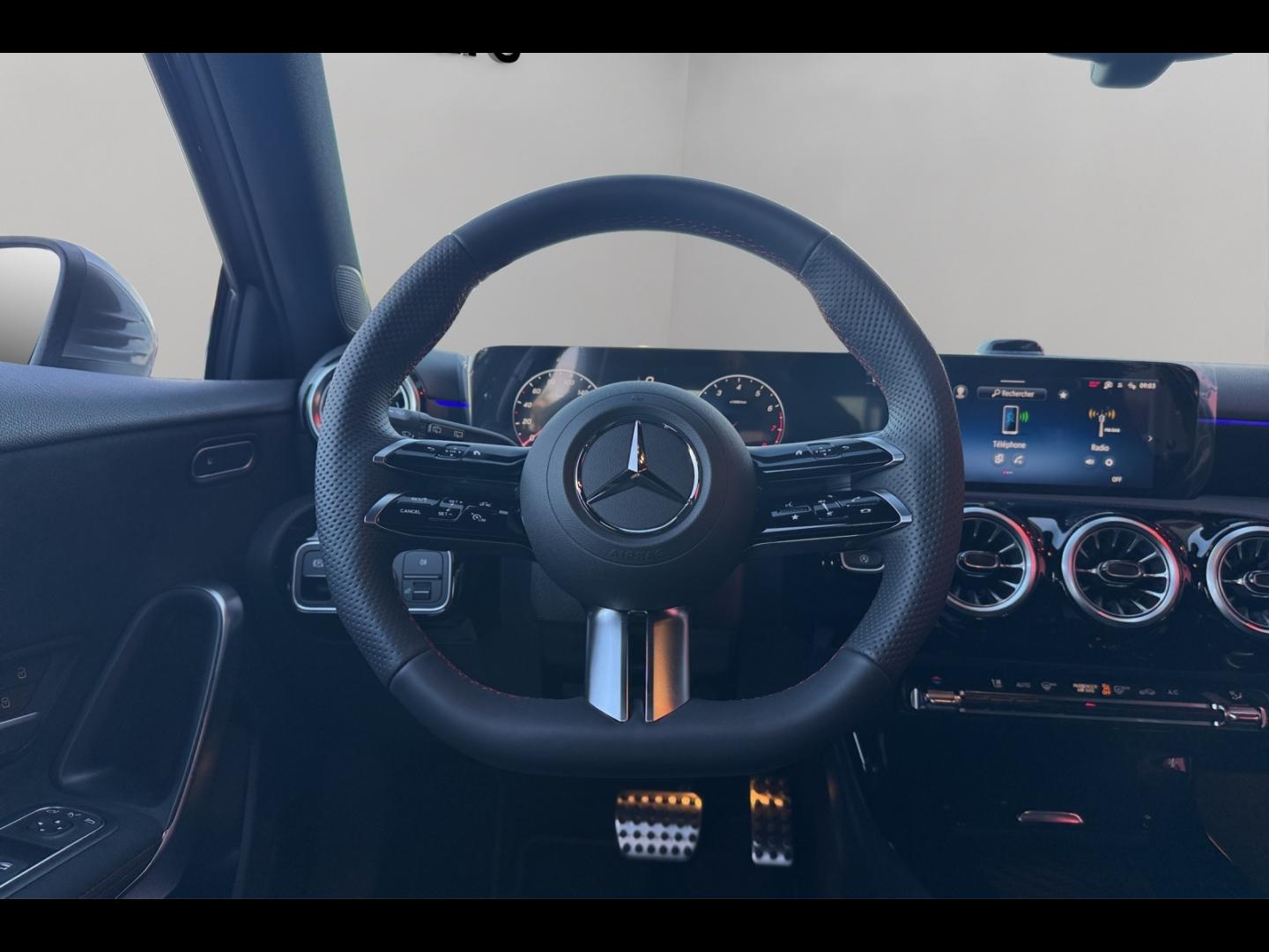 Image MERCEDES-BENZ Classe A 180 136ch Progressive Line 7G-DCT