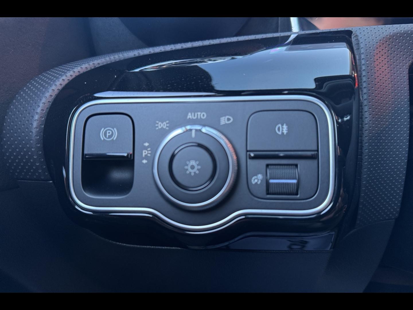 Image MERCEDES-BENZ Classe A 180 136ch Progressive Line 7G-DCT