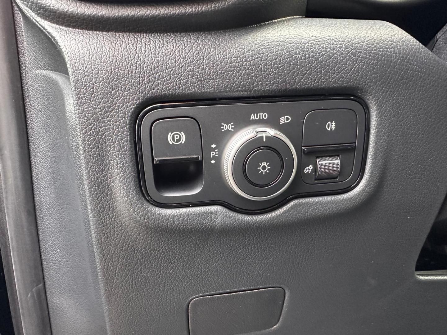 Image MERCEDES-BENZ Vito Fg 119 CDI Mixto Compact Select Propulsion 9G-Tronic