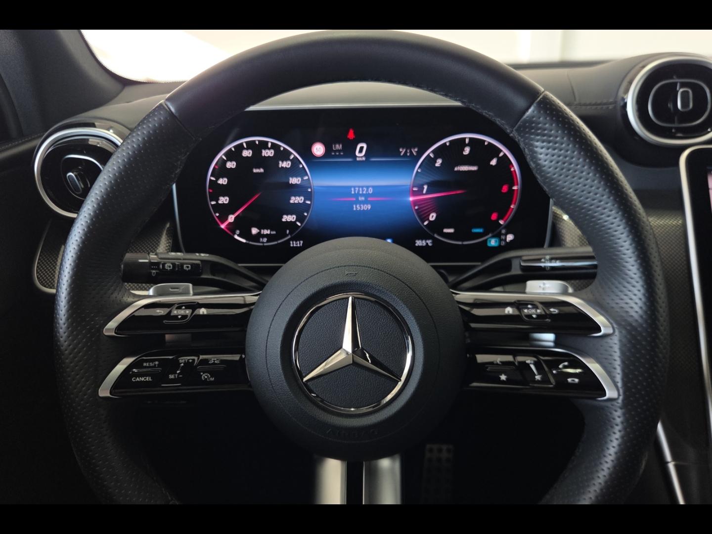 Image MERCEDES-BENZ GLC 220 d 197ch AMG Line 4Matic 9G-Tronic