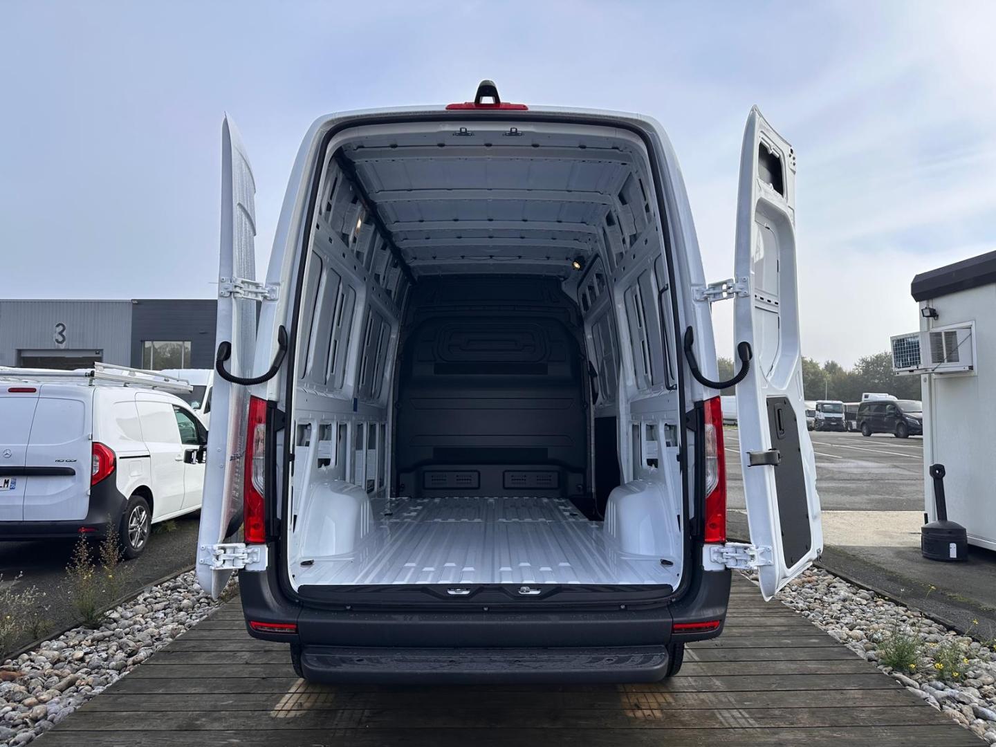 Image MERCEDES-BENZ Sprinter Fg 320 eSprinter 37 3T5 Pro