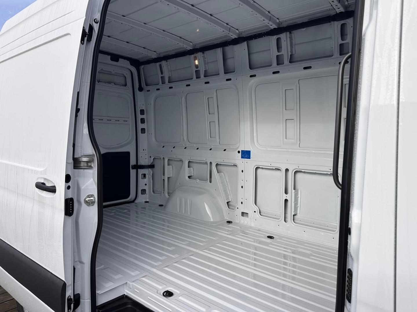 Image MERCEDES-BENZ Sprinter Fg 320 eSprinter 37 3T5 Pro