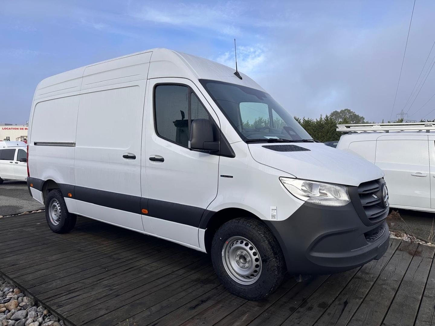 Image MERCEDES-BENZ Sprinter Fg 320 eSprinter 37 3T5 Pro