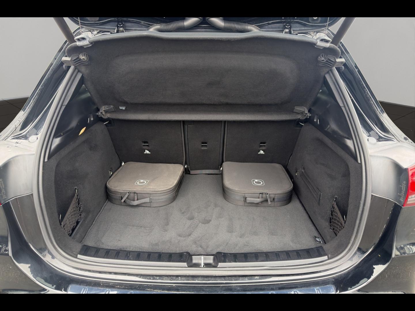 Image MERCEDES-BENZ GLA 250 e 160+102ch AMG Line 8G-DCT