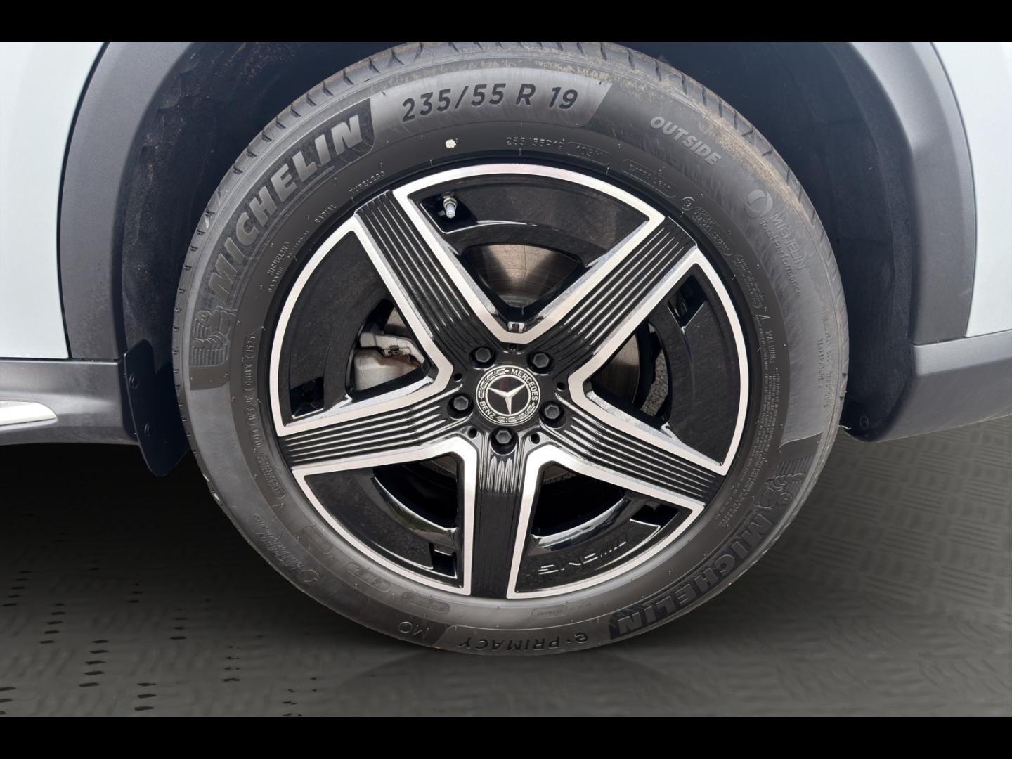 Image MERCEDES-BENZ GLC 220 d 197ch AMG Line 4Matic 9G-Tronic