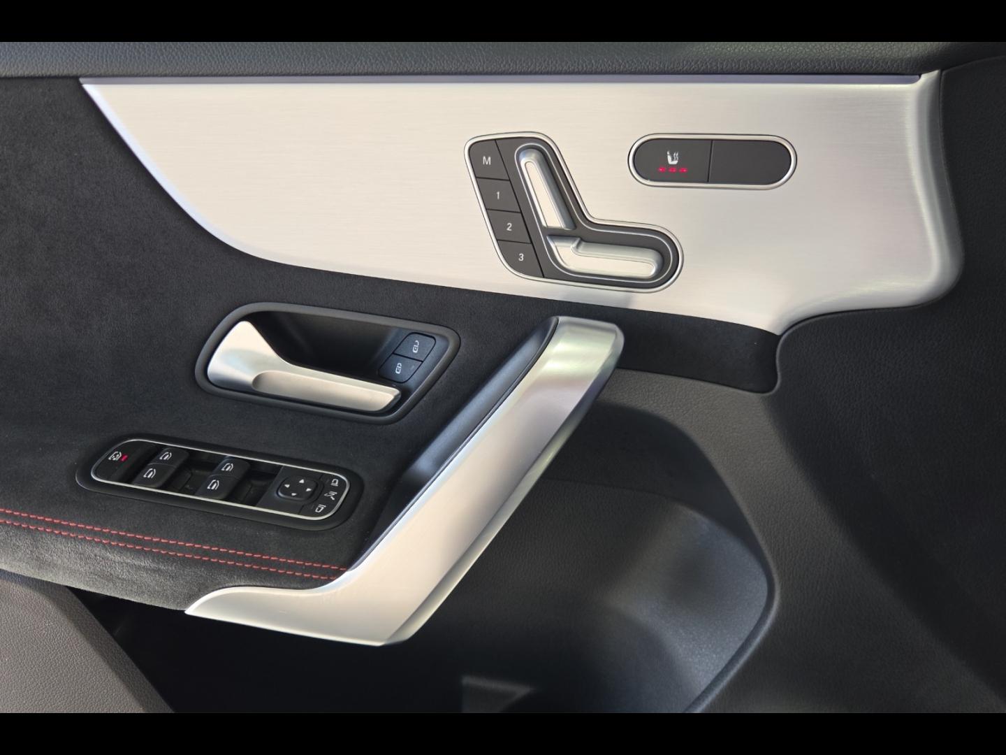 Image MERCEDES-BENZ Classe A 180 136ch AMG Line 7G-DCT
