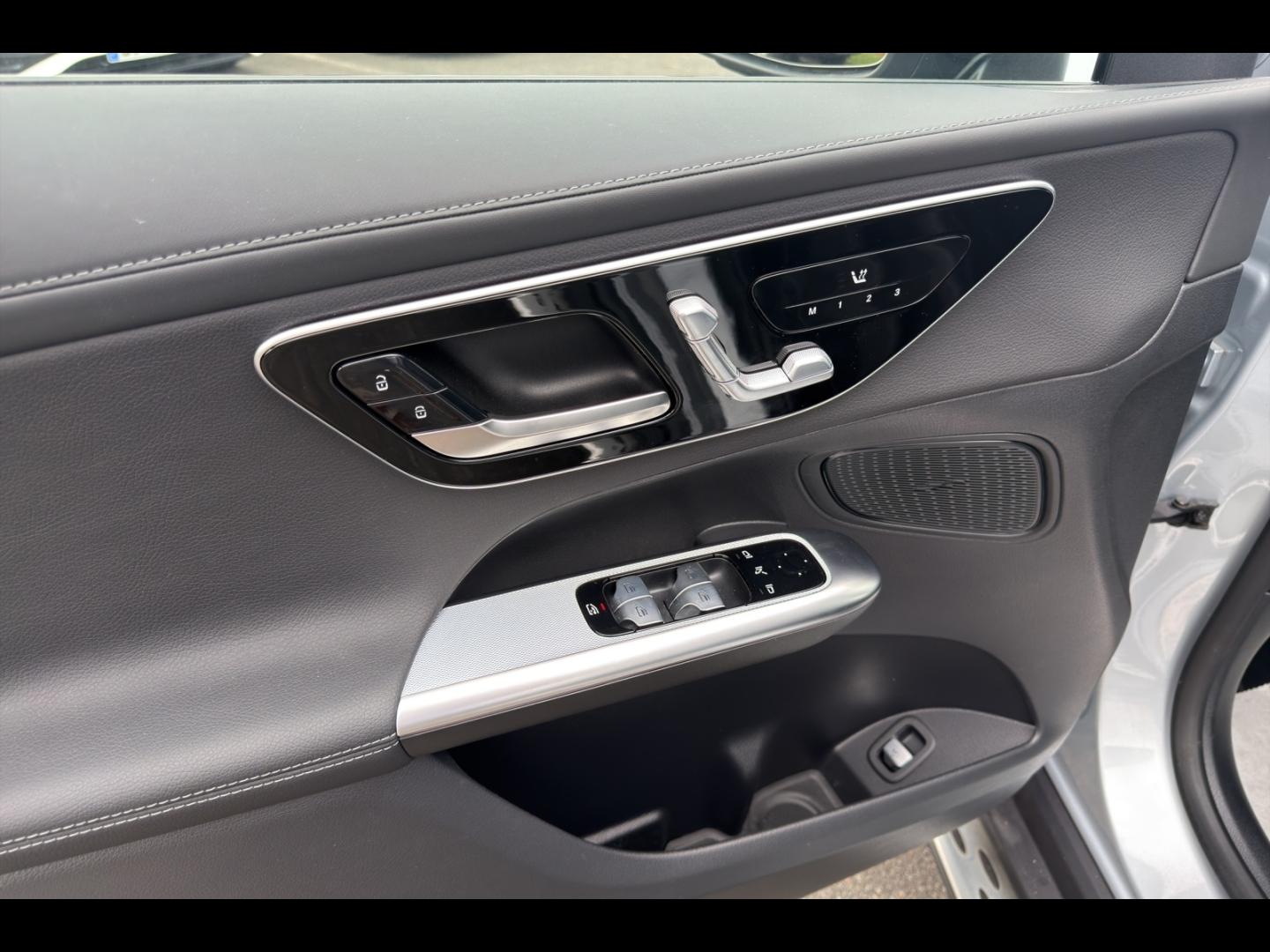 Image MERCEDES-BENZ GLC 220 d 197ch AMG Line 4Matic 9G-Tronic