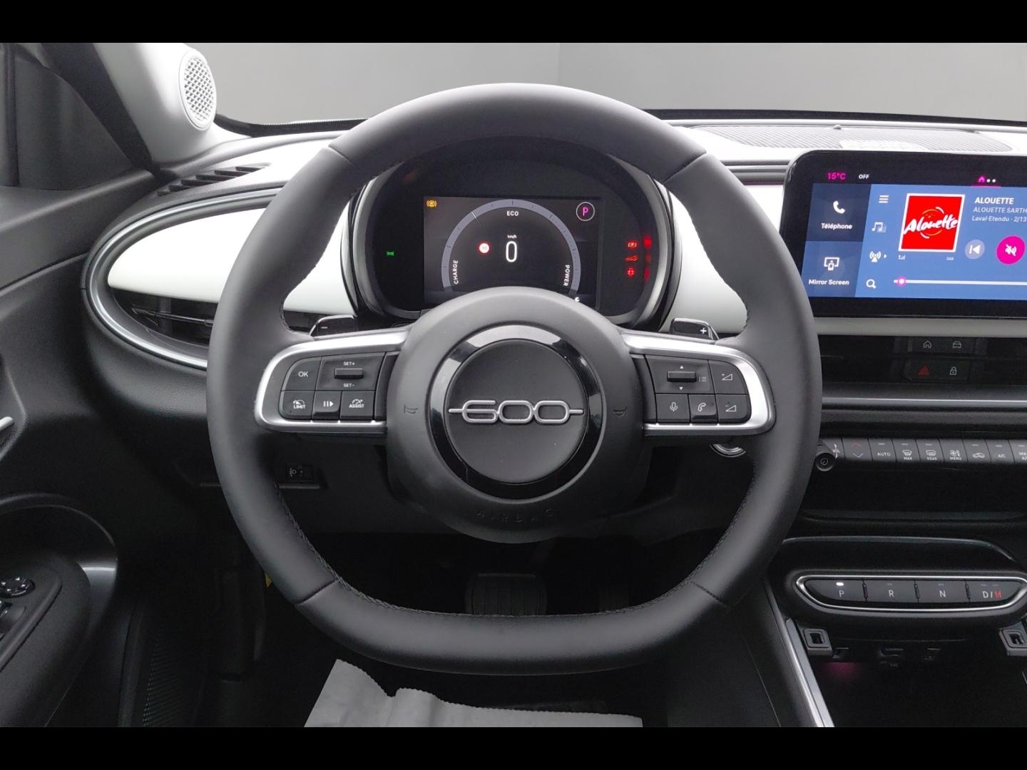 Image FIAT 600 1.2 Hybrid Turbo 145ch Pop eDCT6 Step 2