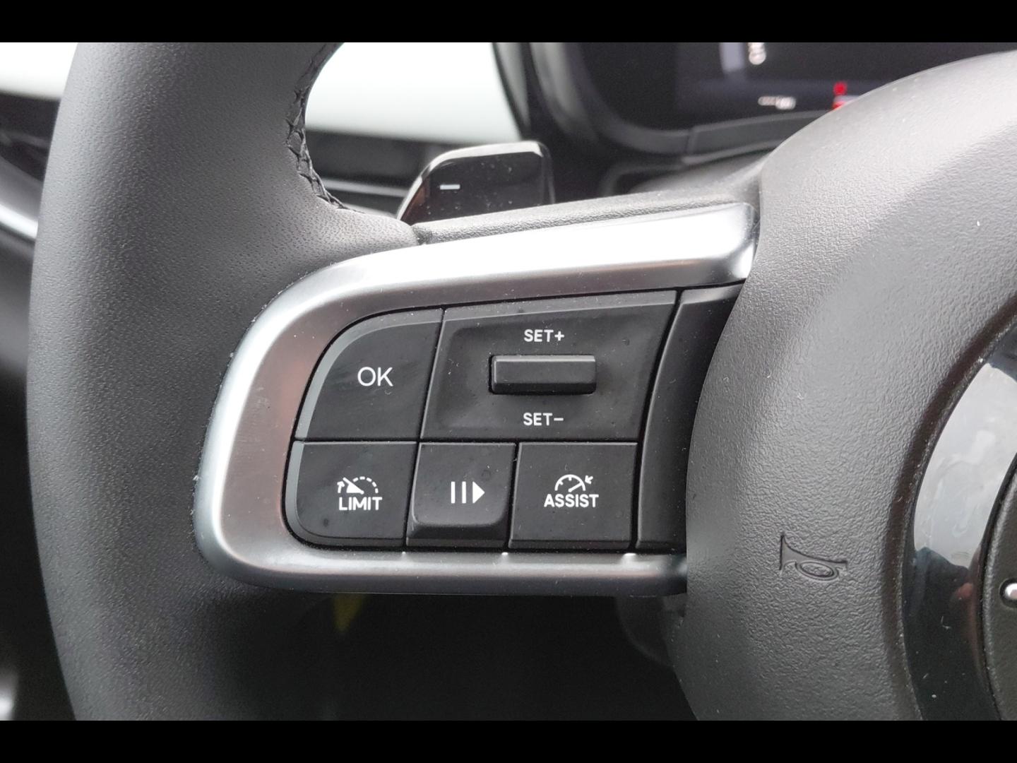 Image FIAT 600 1.2 Hybrid Turbo 145ch Pop eDCT6 Step 2
