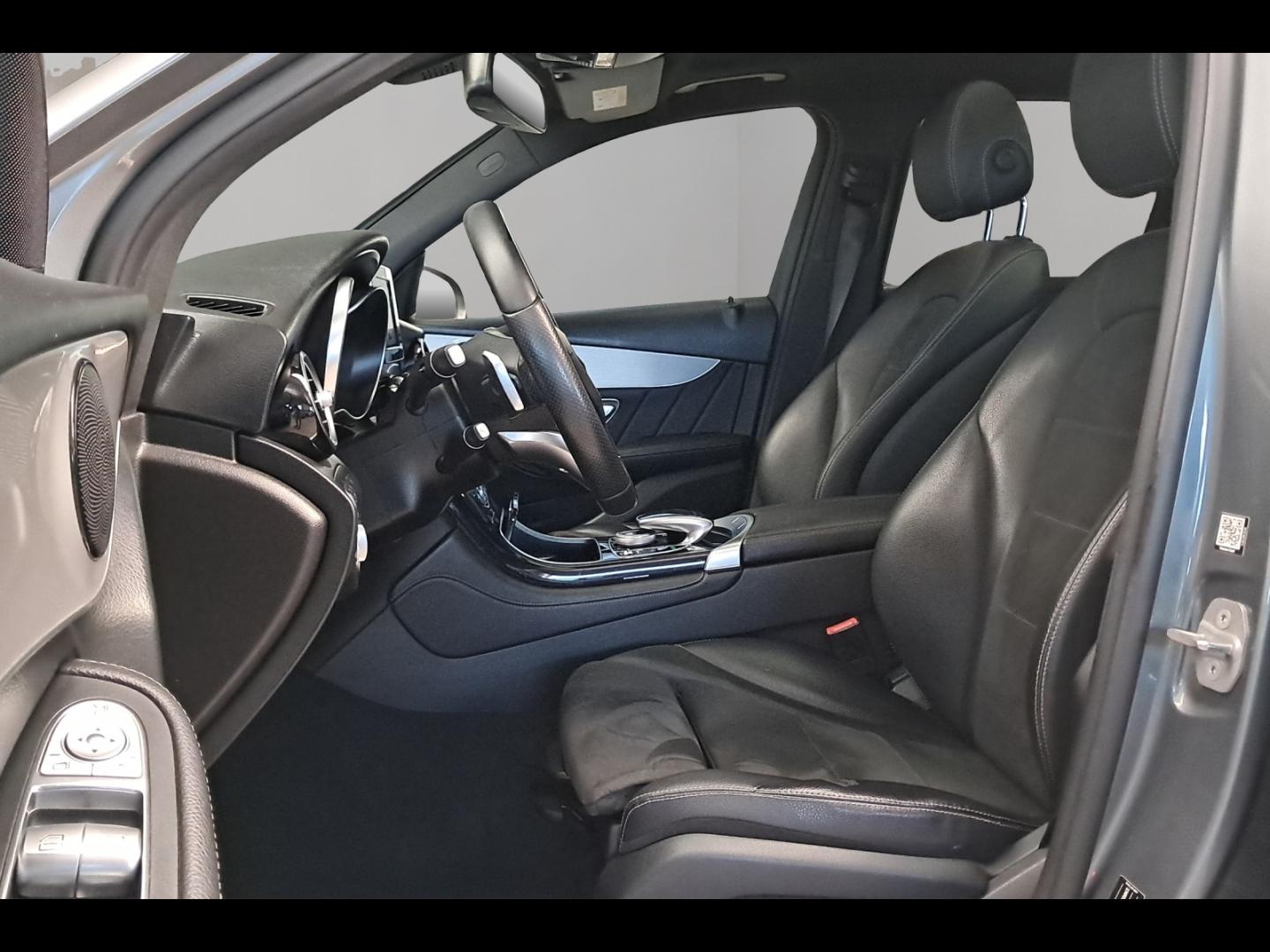 Image MERCEDES-BENZ GLC 220 d 170ch Sportline 4Matic 9G-Tronic