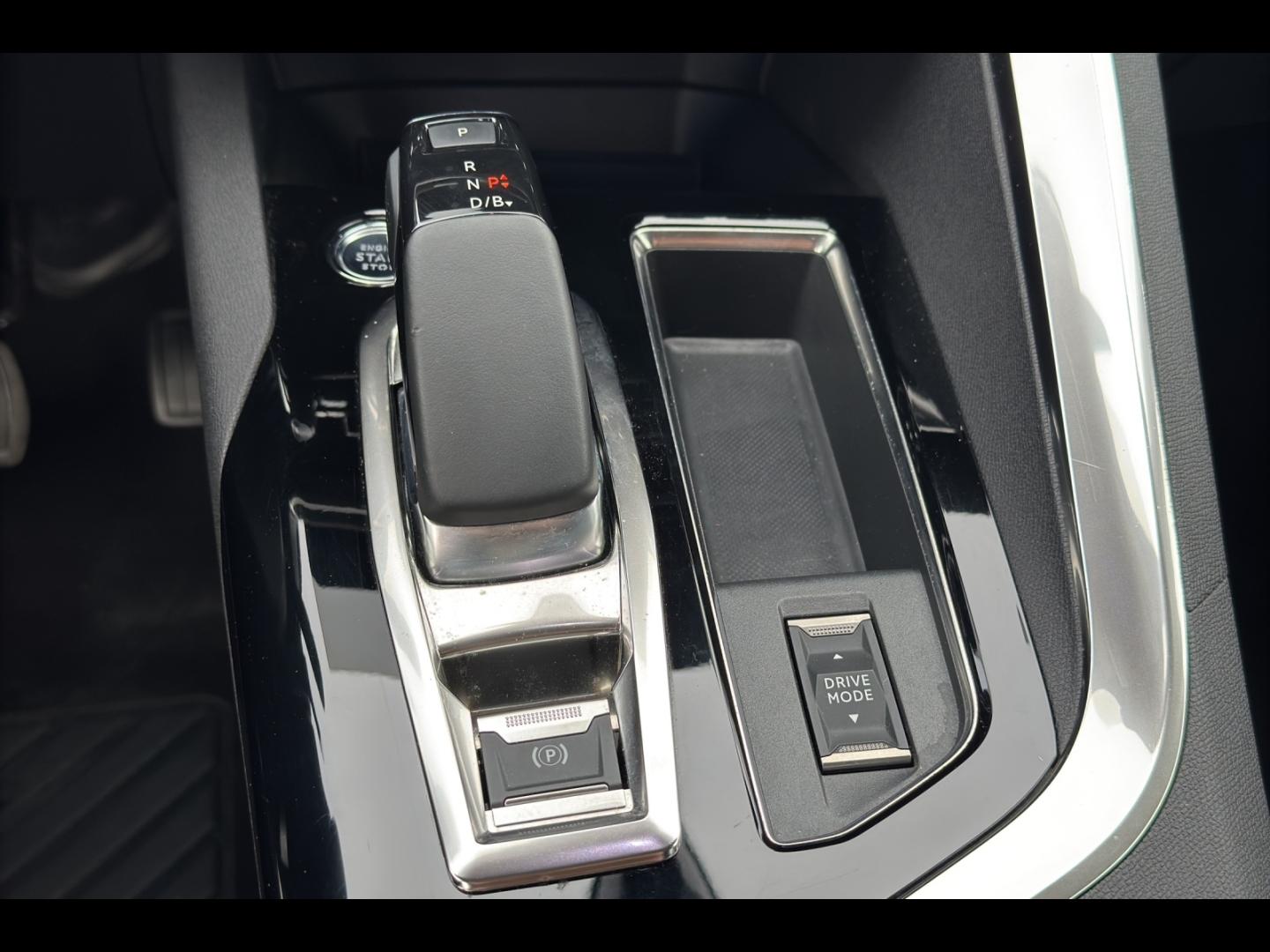 Image PEUGEOT 3008 HYBRID 225ch Allure Pack e-EAT8
