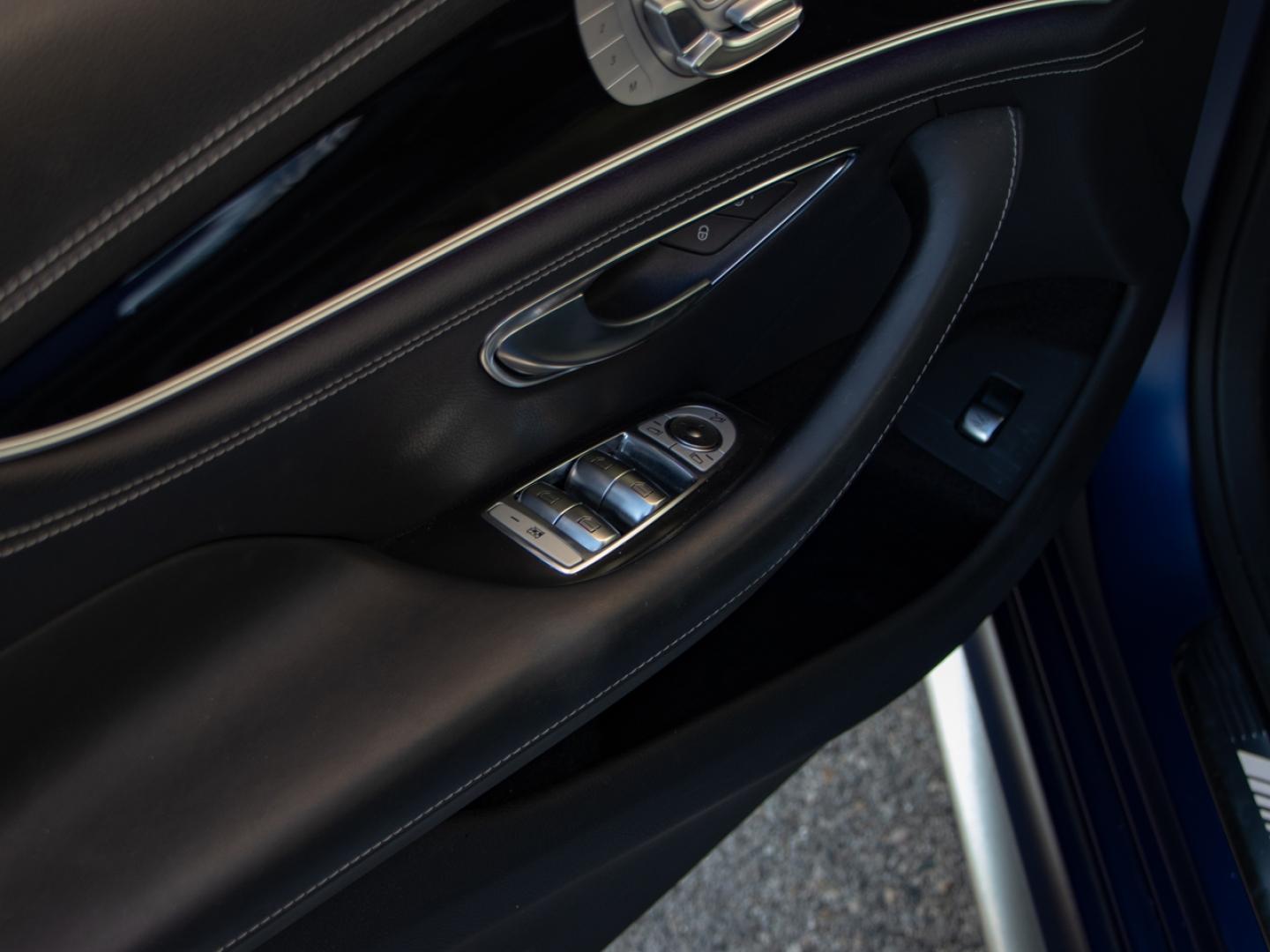 Image MERCEDES-BENZ AMG GT 4 Portes 63 AMG S 639ch 4Matic+ Speedshift MCT AMG