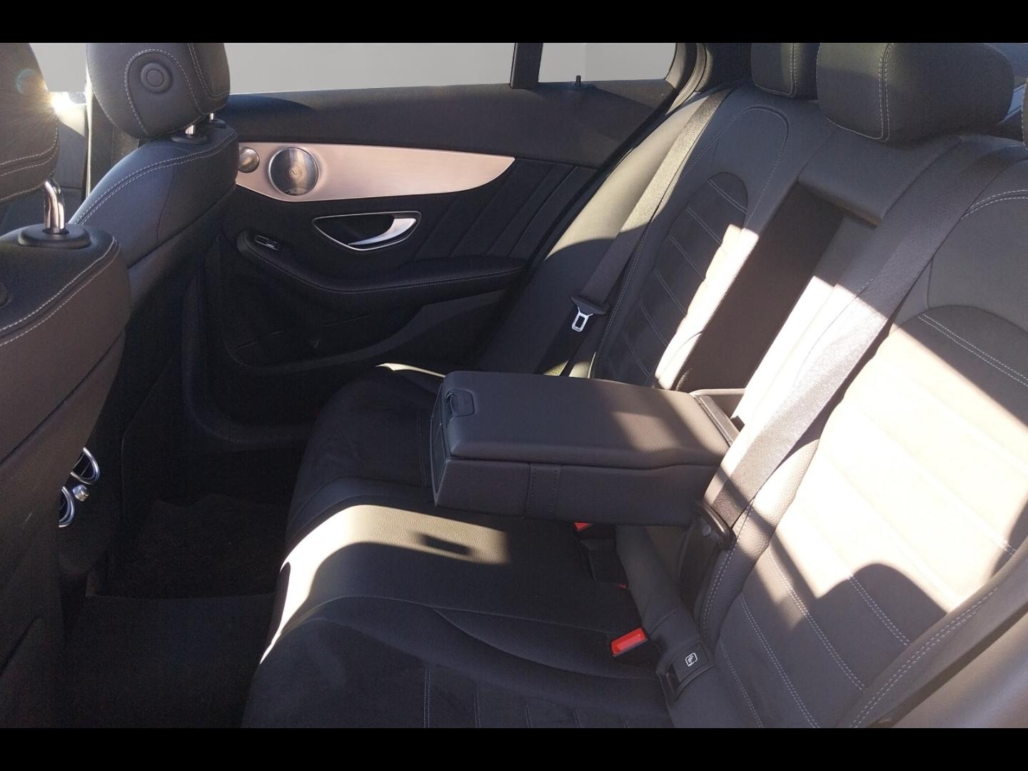Image MERCEDES-BENZ Classe C 220 d 194ch AMG Line 4Matic 9G-Tronic