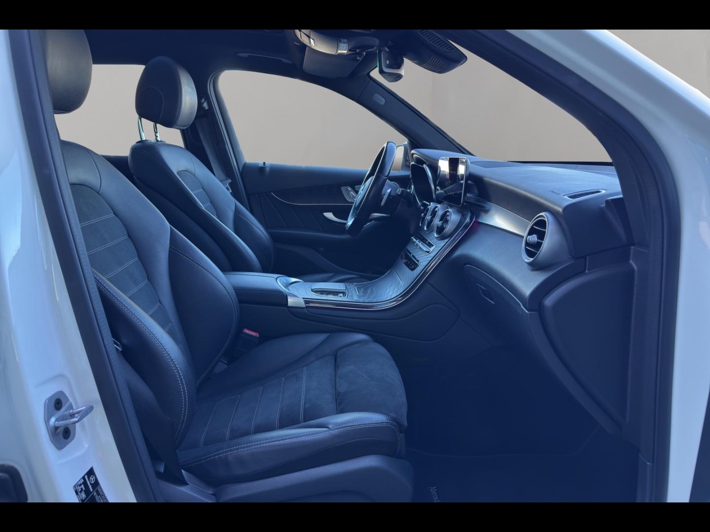 Image MERCEDES-BENZ GLC 300 de 194+122ch AMG Line 4Matic 9G-Tronic