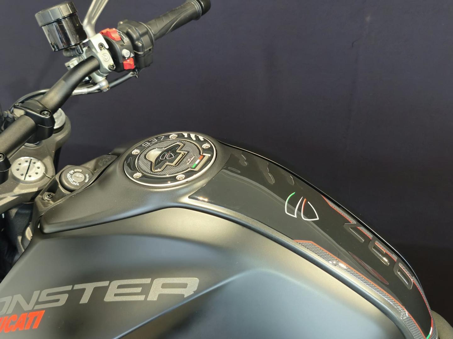 Image DUCATI Monster 937 Moto disponible a2