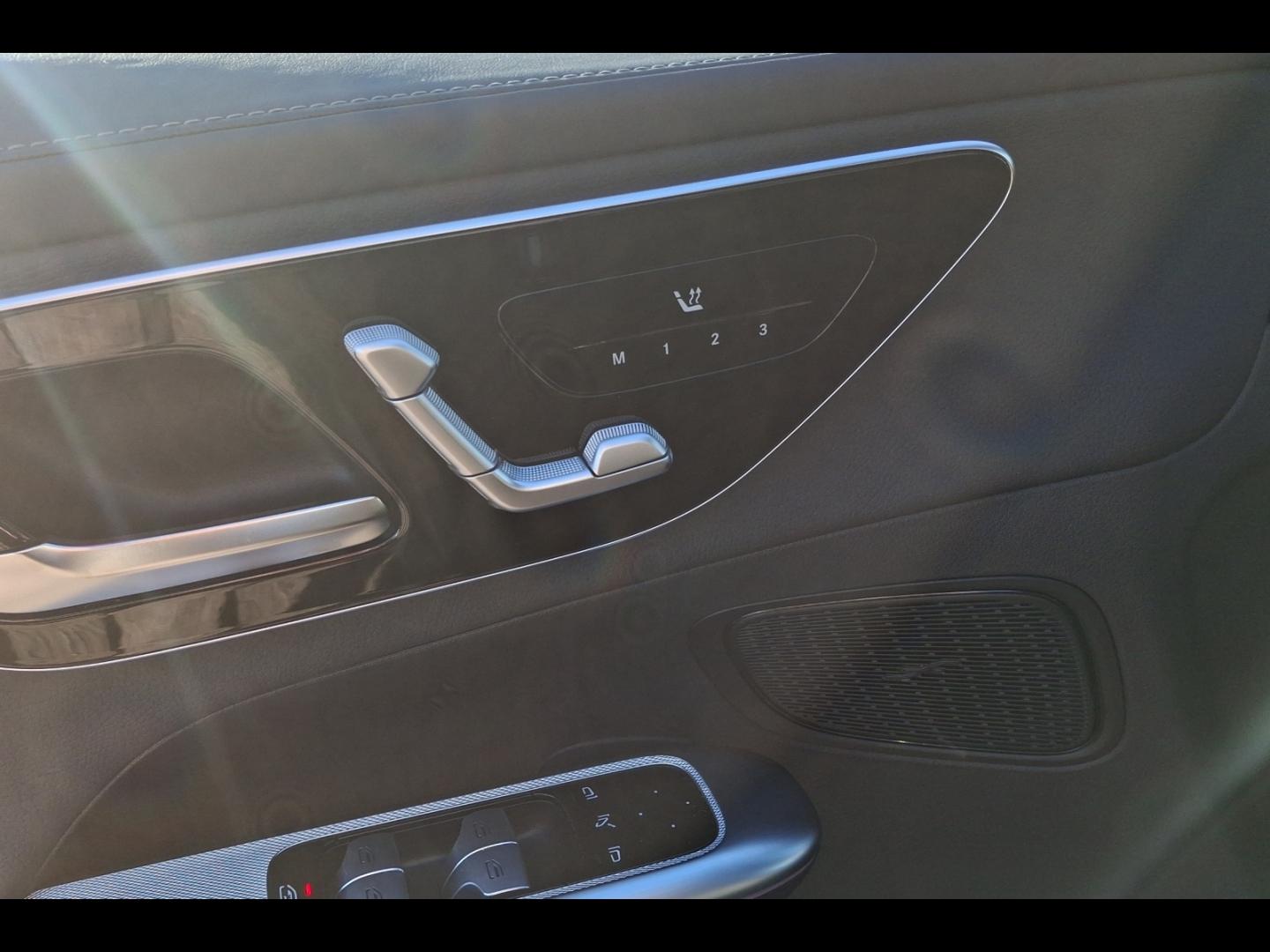 Image MERCEDES-BENZ GLC 220 d 197ch AMG Line 4Matic 9G-Tronic