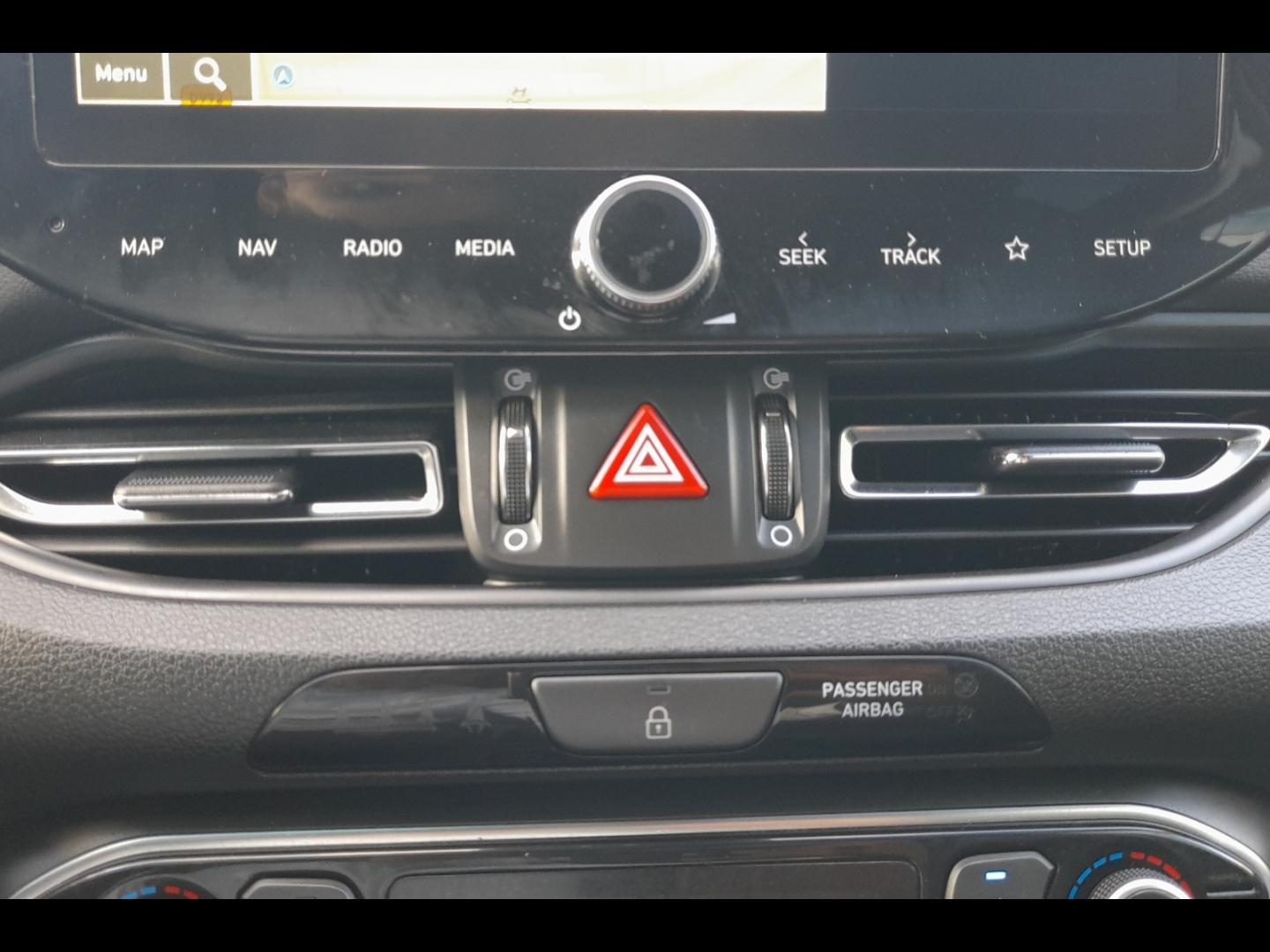 Image HYUNDAI i30 SW 1.0 T-GDi 120ch Hybrid 48V Creative DCT-7