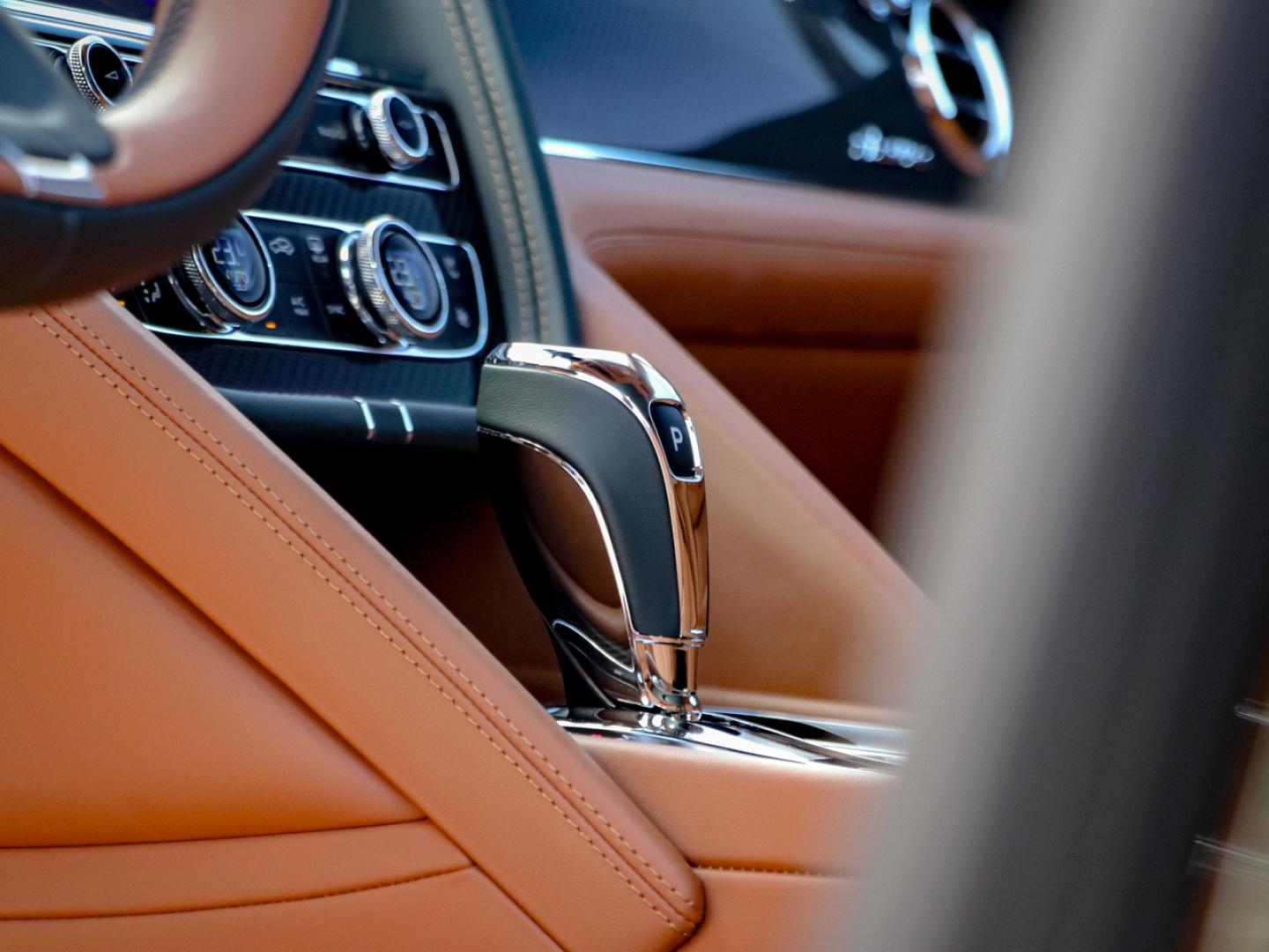 Image BENTLEY BENTAYGA Azure V8 4.0 550ch