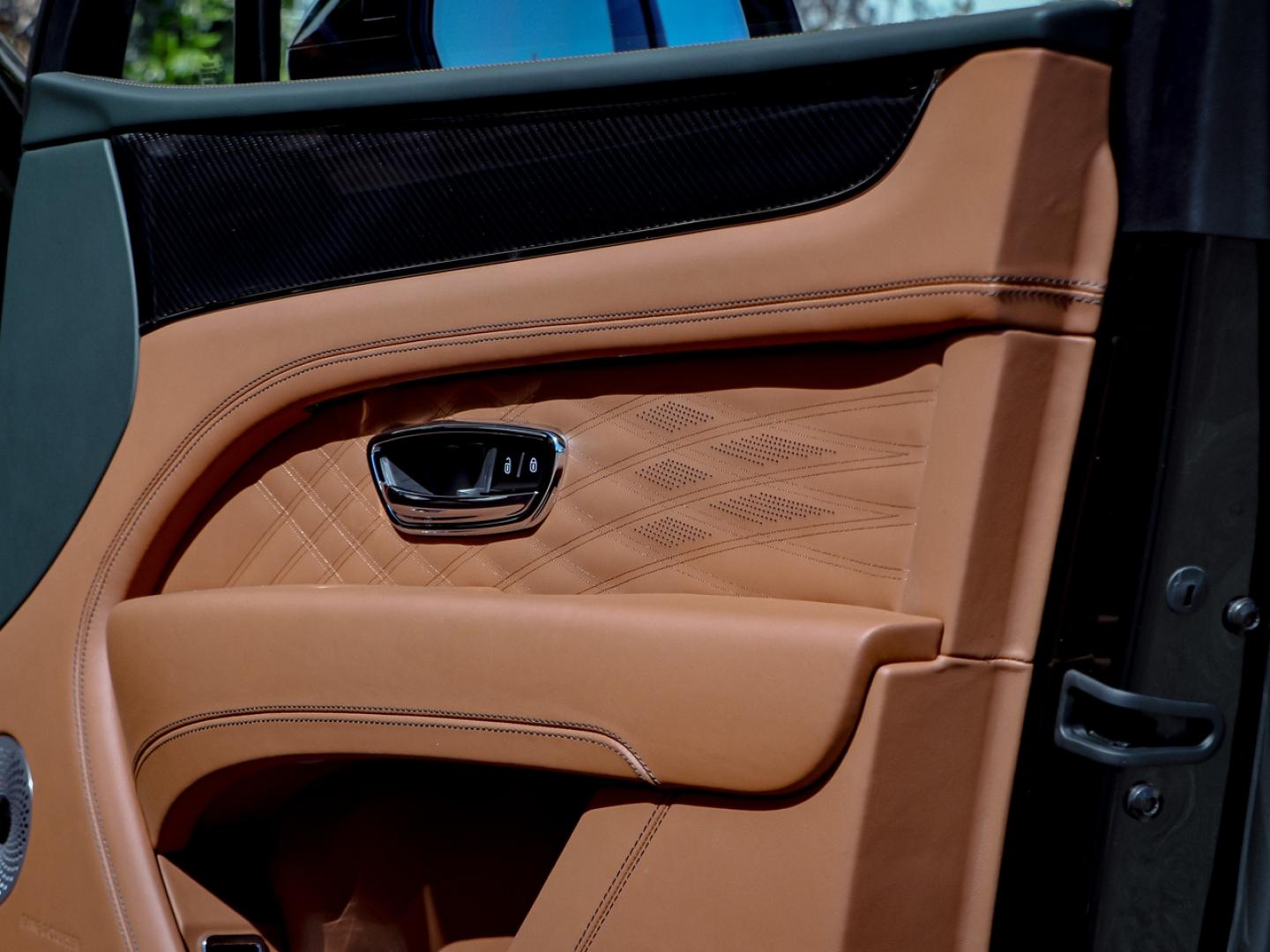 Image BENTLEY BENTAYGA Azure V8 4.0 550ch