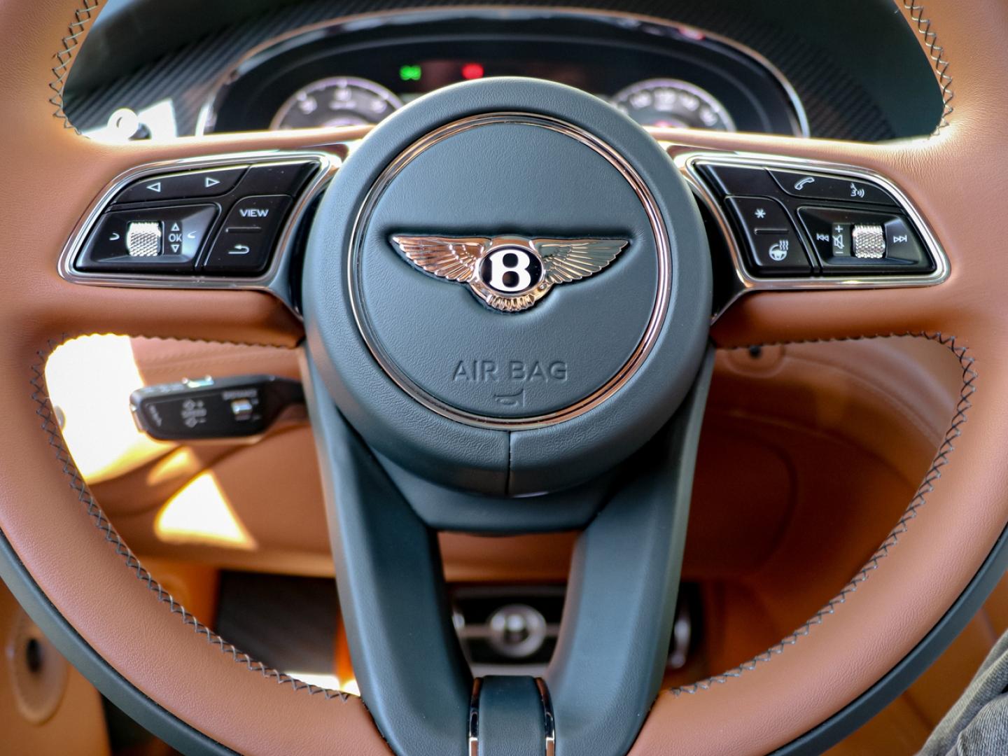 Image BENTLEY BENTAYGA Azure V8 4.0 550ch