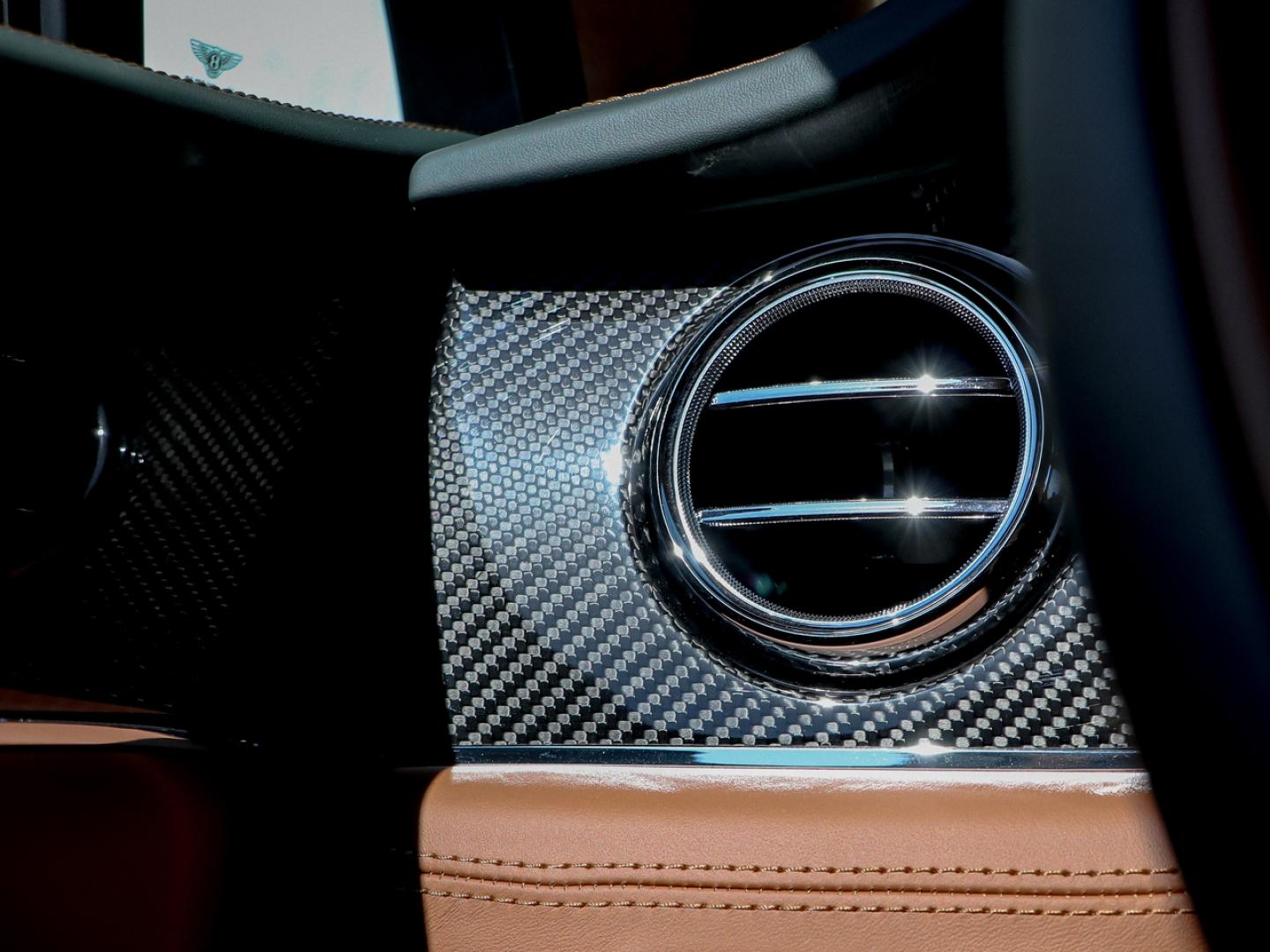 Image BENTLEY BENTAYGA Azure V8 4.0 550ch