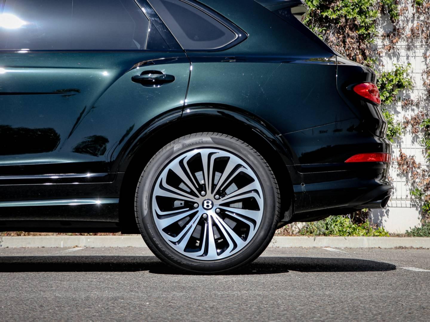 Image BENTLEY BENTAYGA Azure V8 4.0 550ch