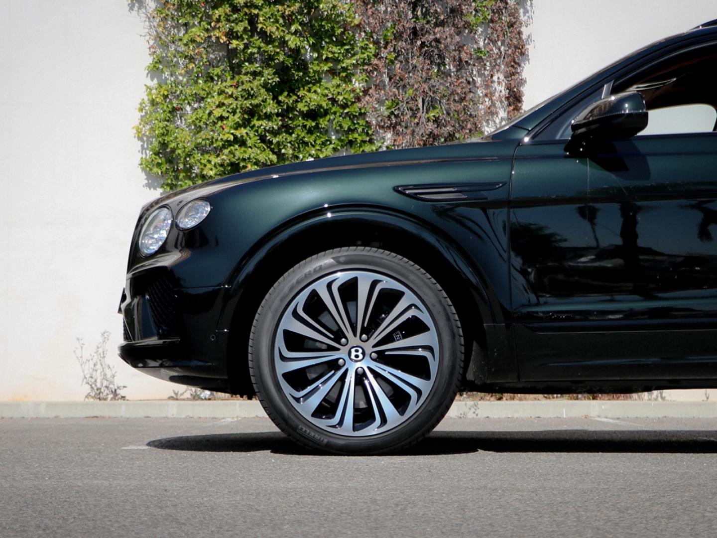 Image BENTLEY BENTAYGA Azure V8 4.0 550ch