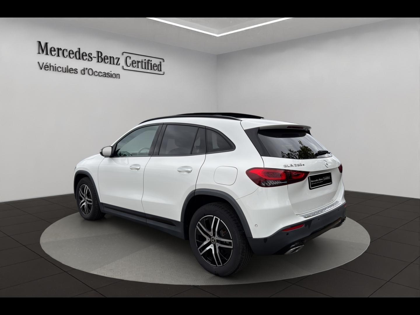 Image MERCEDES-BENZ GLA 250 e 160+102ch Business Line 8G-DCT