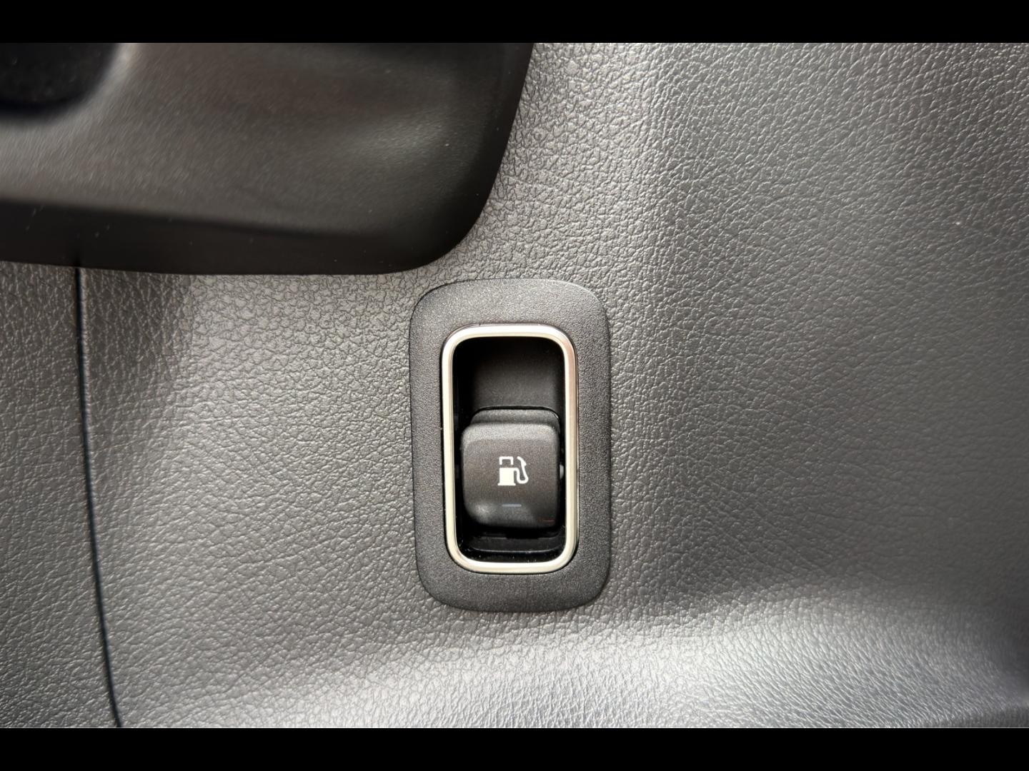Image MERCEDES-BENZ GLA 250 e 160+102ch Business Line 8G-DCT