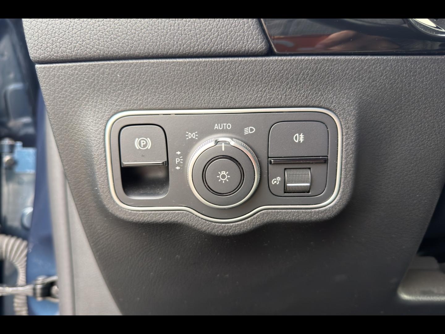 Image MERCEDES-BENZ GLA 250 e 160+102ch Business Line 8G-DCT