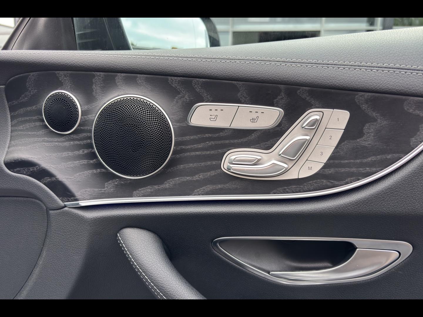 Image MERCEDES-BENZ Classe E Cabriolet 220 d 194ch AMG Line 9G-Tronic