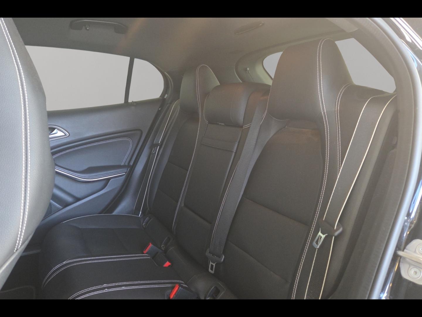 Image MERCEDES-BENZ GLA 180 122ch Sport Edition 7G-DCT Euro6d-T