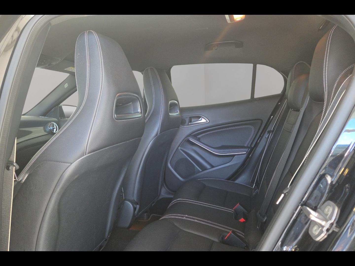 Image MERCEDES-BENZ GLA 180 122ch Sport Edition 7G-DCT Euro6d-T