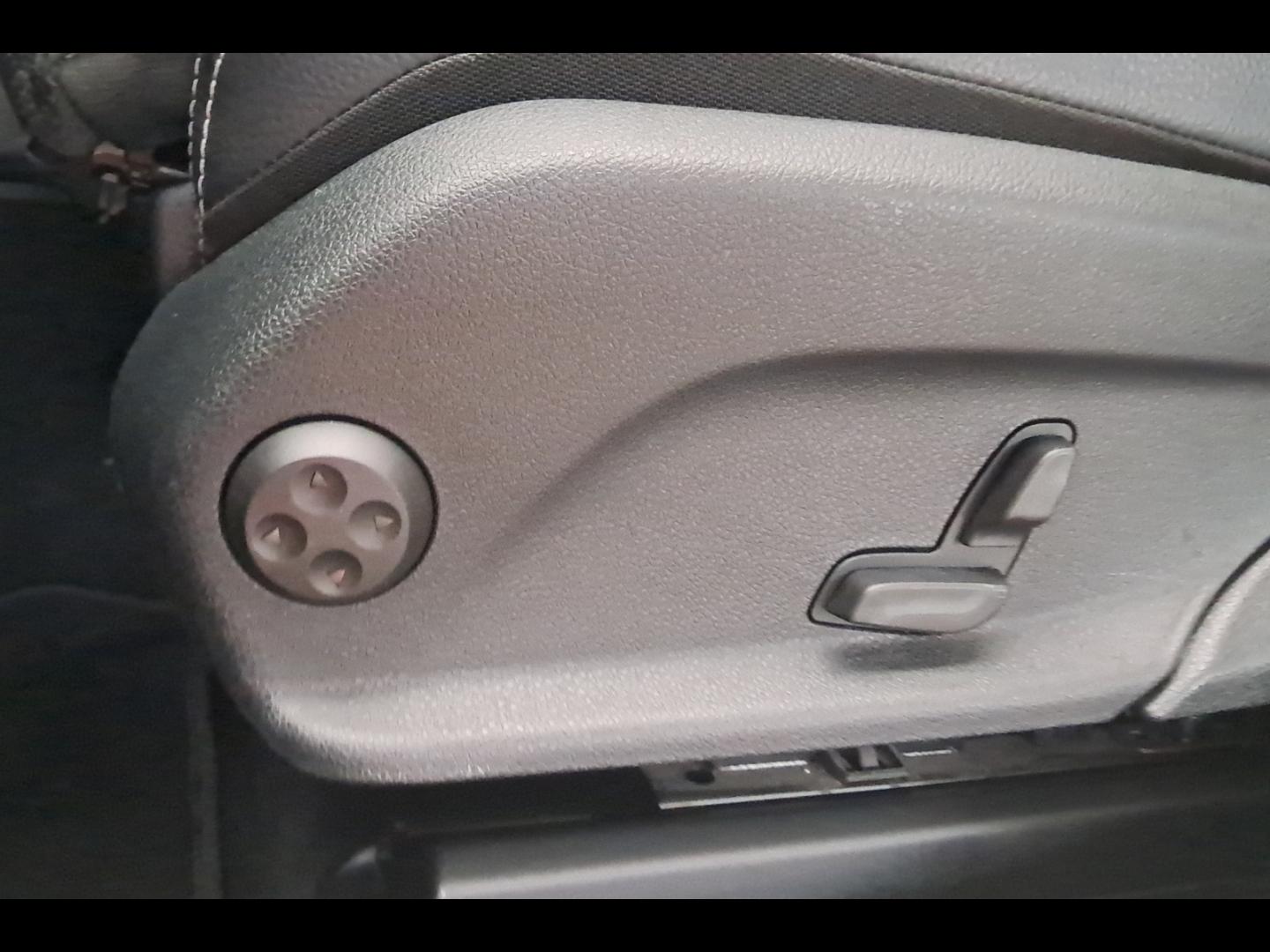 Image MERCEDES-BENZ GLC 200 d 163ch Business Line 9G-Tronic