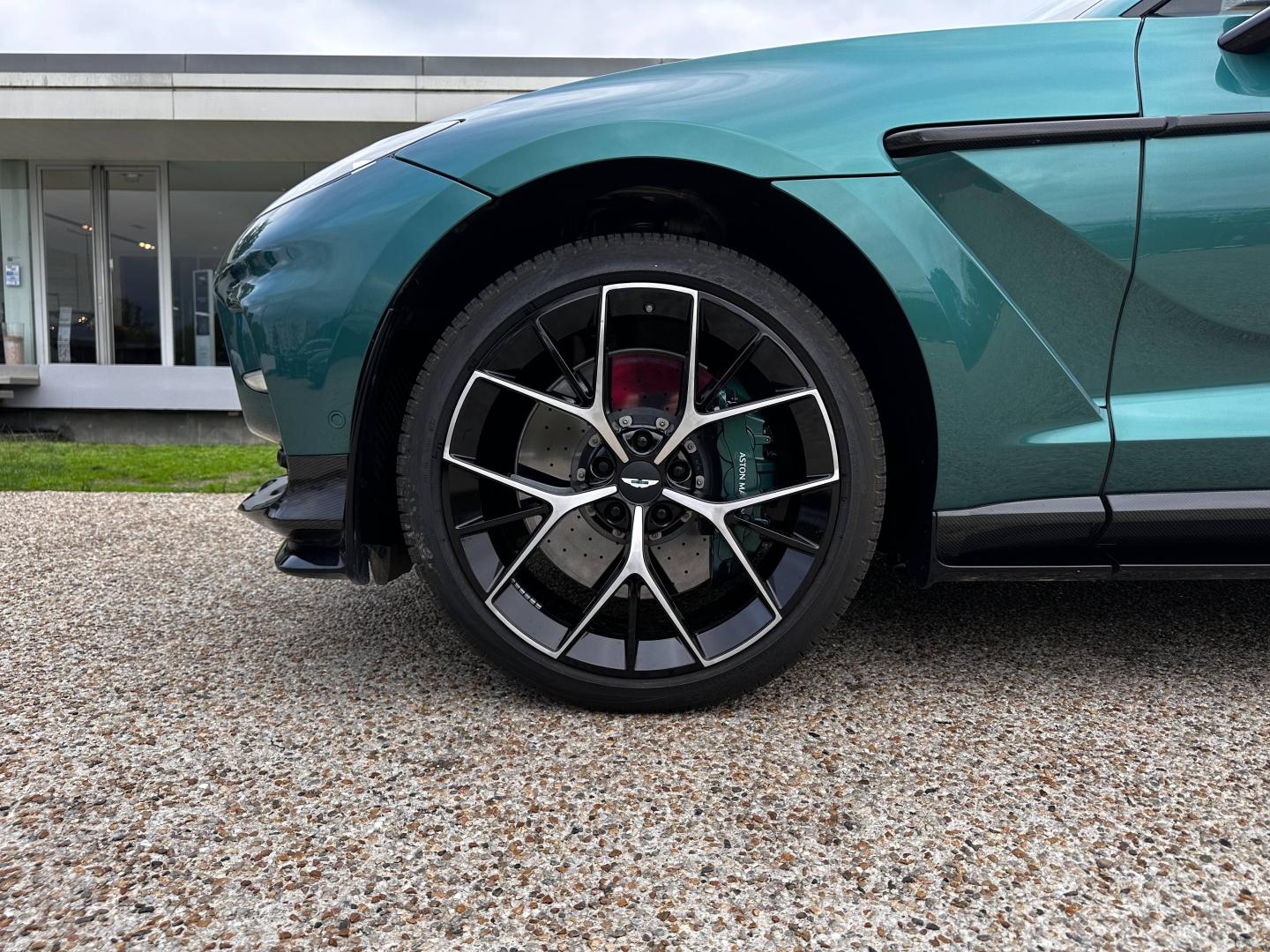 Image ASTON MARTIN DBX 4.0 V8 biturbo 707ch BVA9