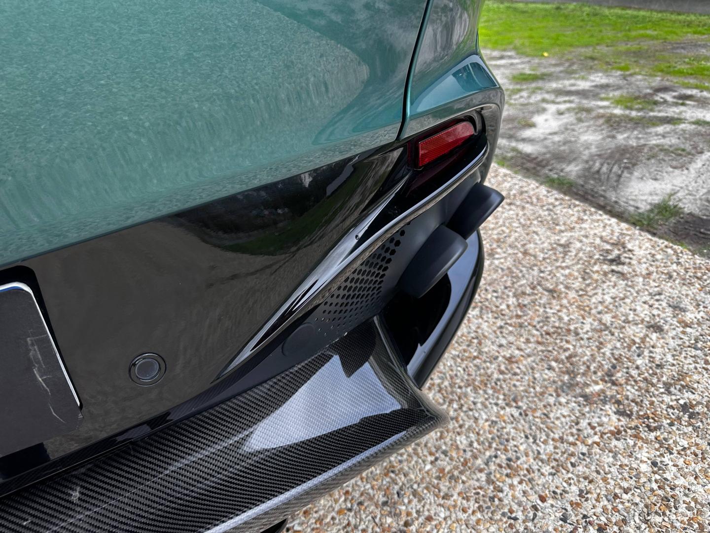 Image ASTON MARTIN DBX 4.0 V8 biturbo 707ch BVA9
