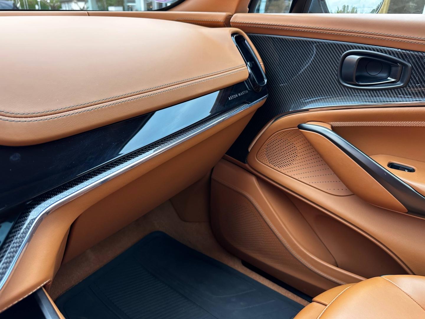 Image ASTON MARTIN DBX 4.0 V8 biturbo 707ch BVA9