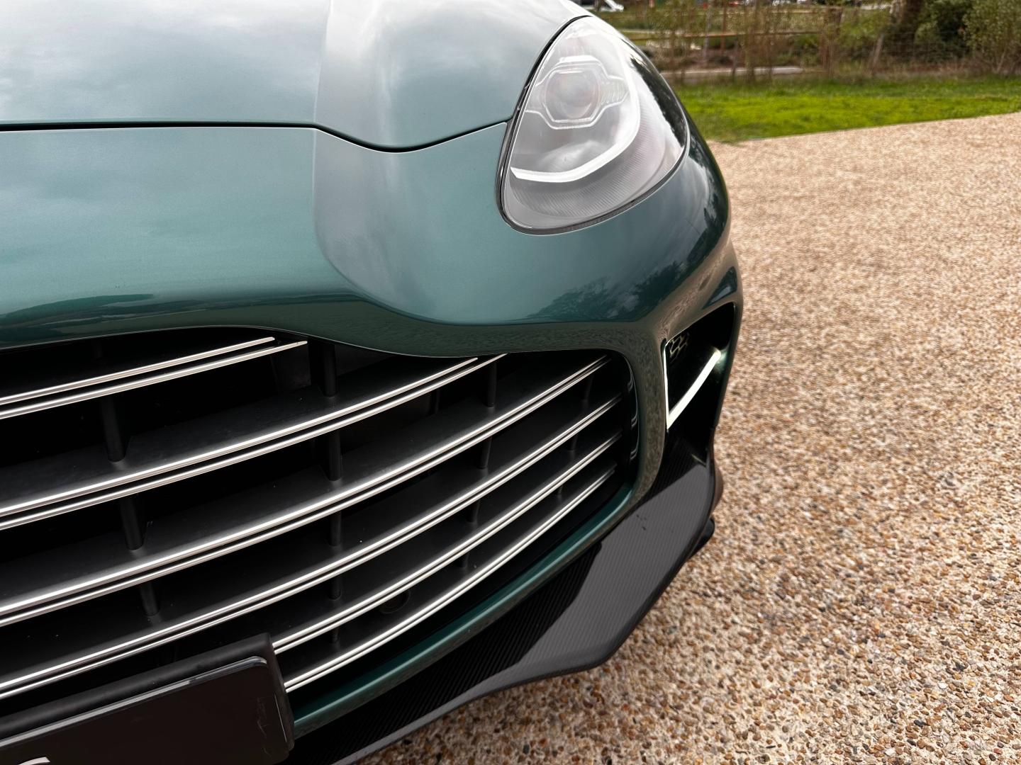Image ASTON MARTIN DBX 4.0 V8 biturbo 707ch BVA9
