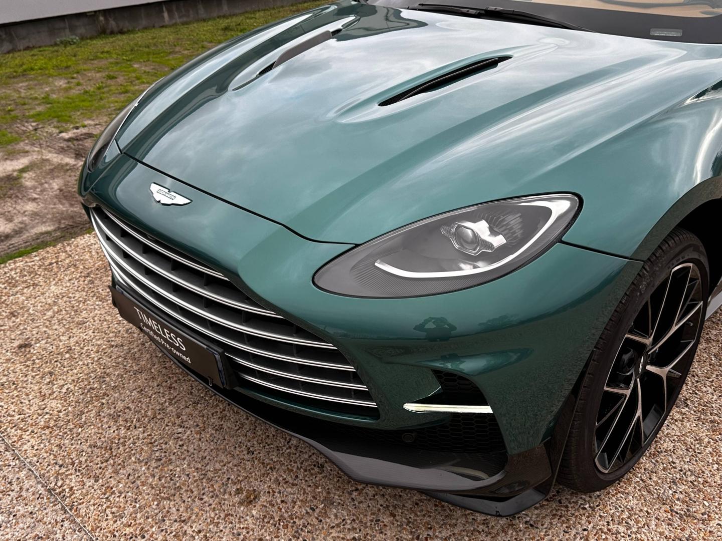 Image ASTON MARTIN DBX 4.0 V8 biturbo 707ch BVA9