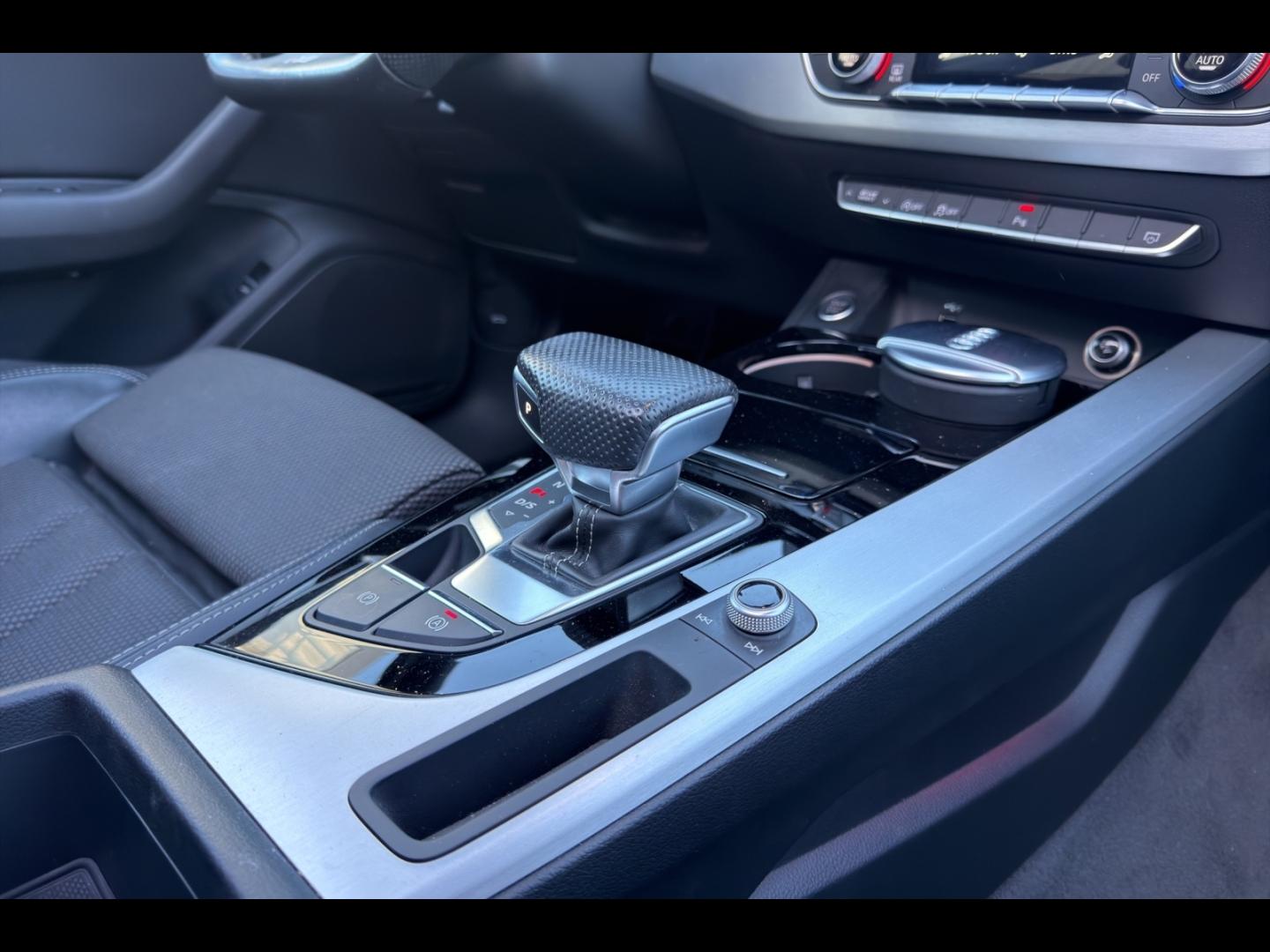 Image AUDI A4 Avant 40 TDI 190ch S line Stronic 7