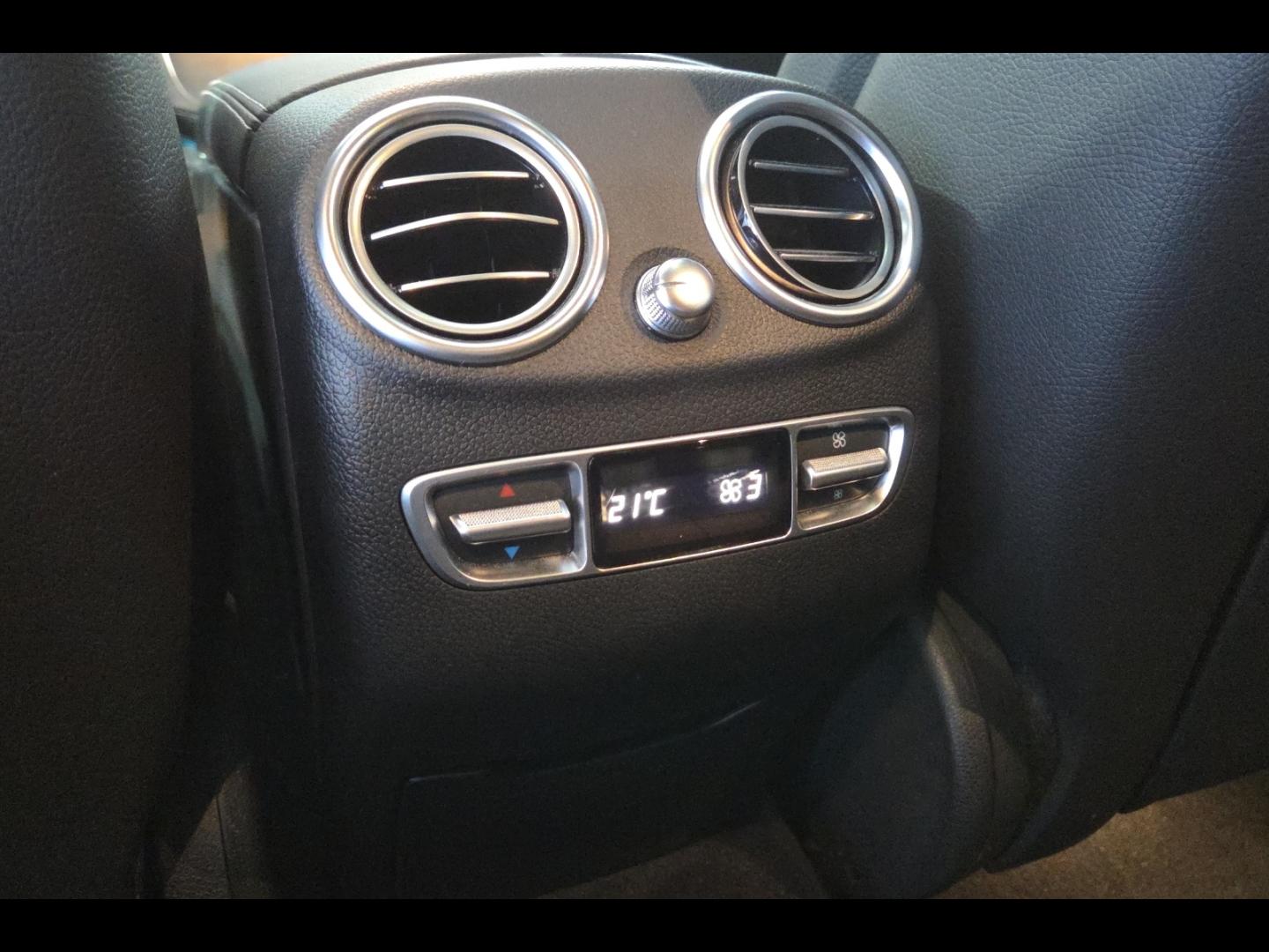 Image MERCEDES-BENZ GLC 300 d 245ch AMG Line 4Matic 9G-Tronic