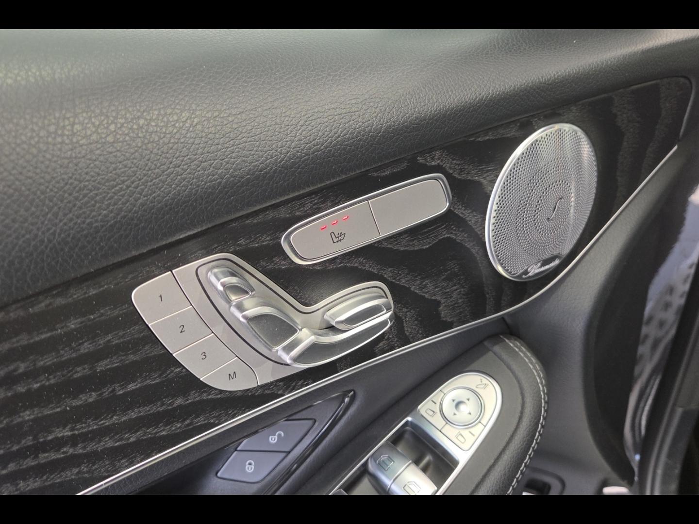 Image MERCEDES-BENZ GLC 300 d 245ch AMG Line 4Matic 9G-Tronic