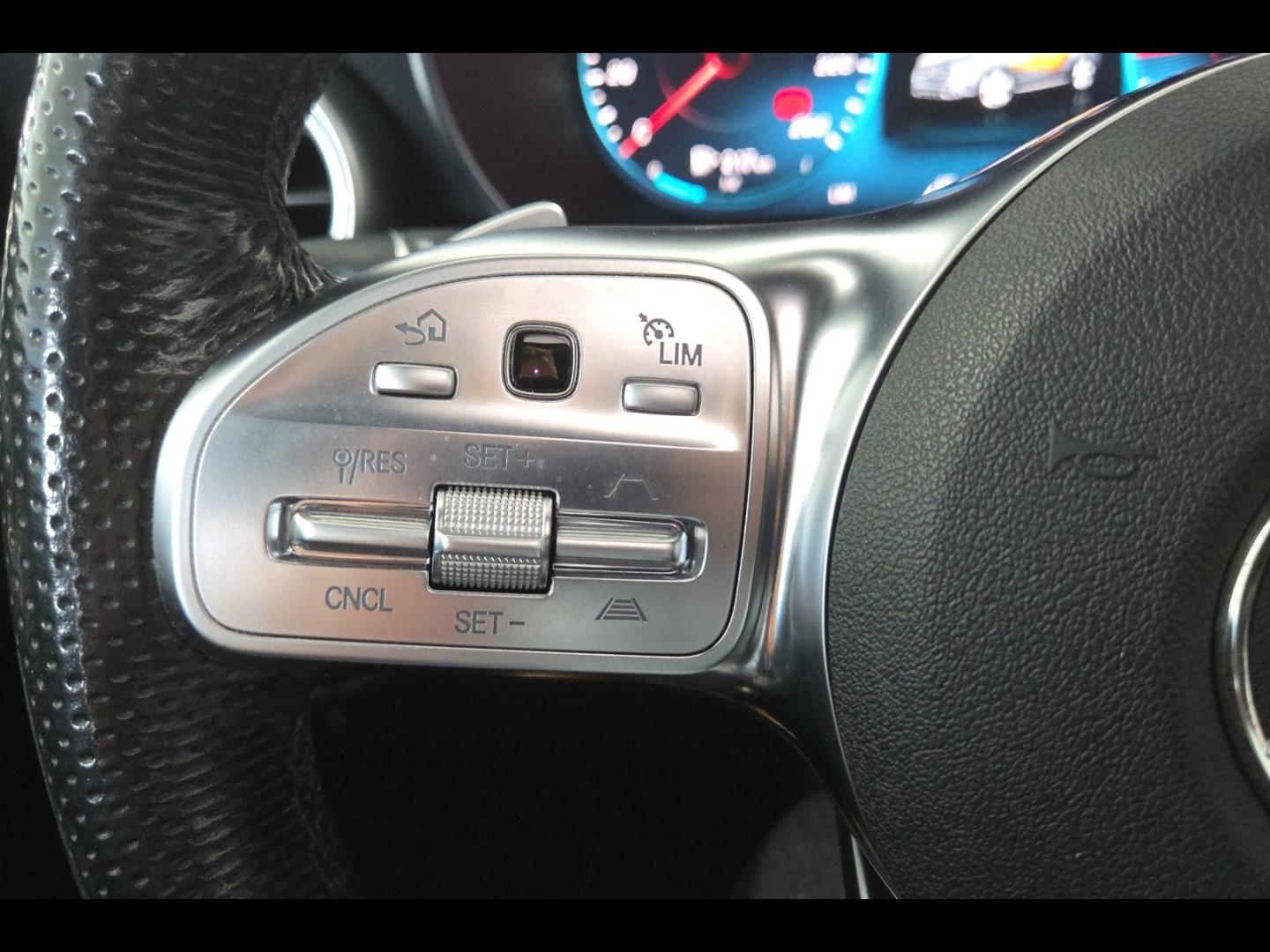 Image MERCEDES-BENZ GLC 300 d 245ch AMG Line 4Matic 9G-Tronic