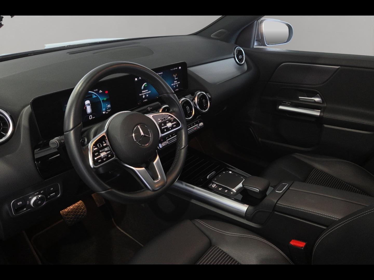 Image MERCEDES-BENZ GLA 250 e 160+102ch Business Line 8G-DCT