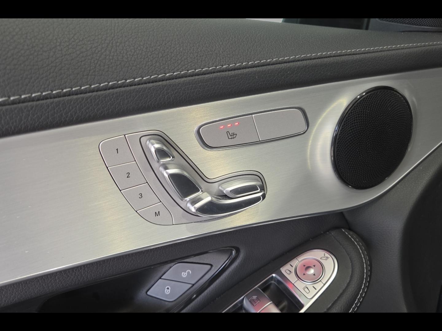 Image MERCEDES-BENZ GLC Coupé 300 e 211+122ch AMG Line 4Matic 9G-Tronic Euro6d-T-EVAP-ISC
