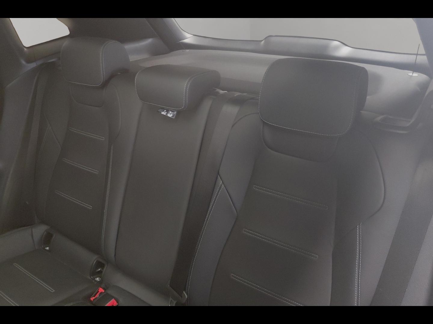 Image MERCEDES-BENZ GLA 250 e 160+102ch AMG Line 8G-DCT