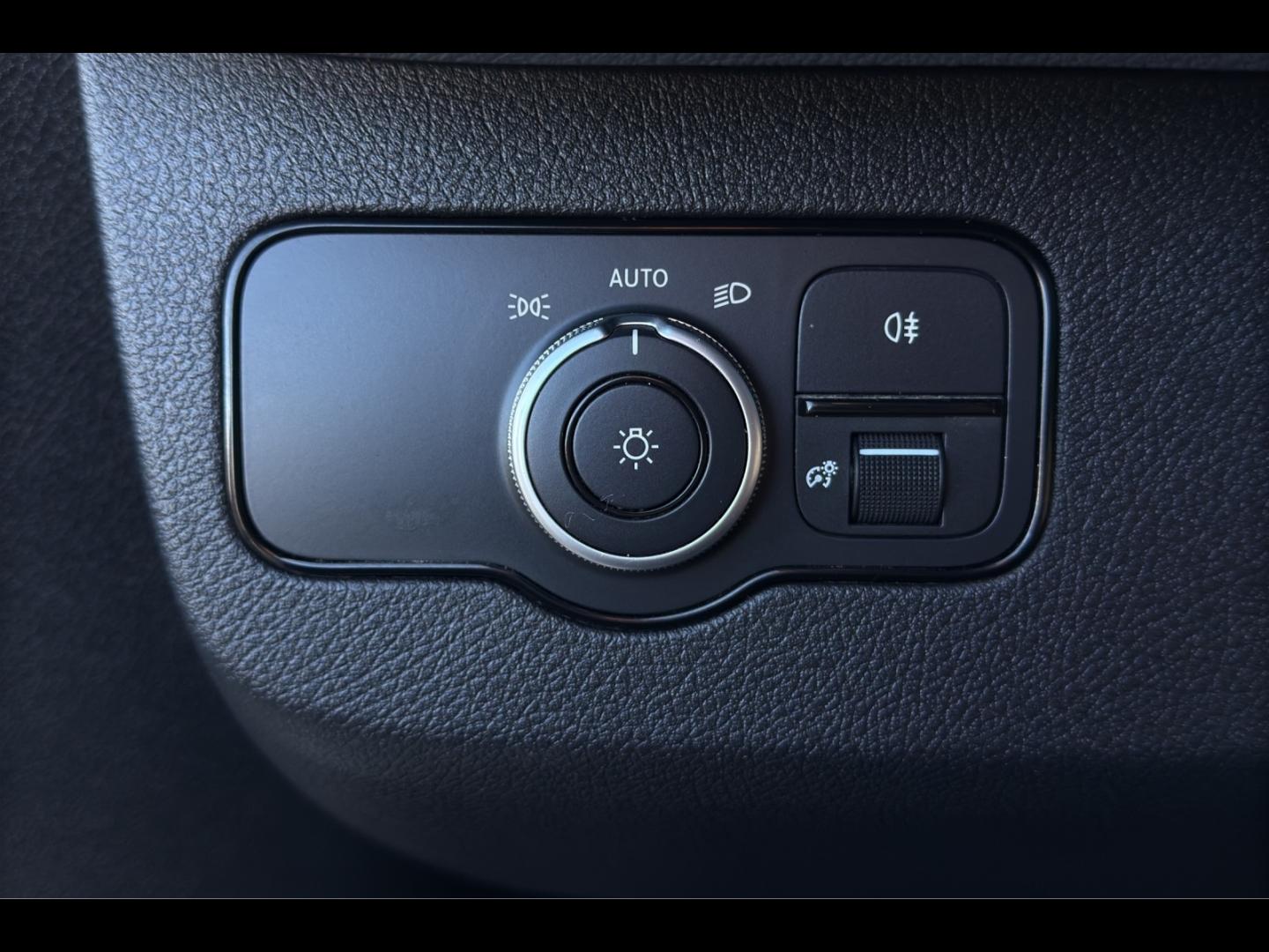 Image MERCEDES-BENZ Sprinter Fg 319 CDI 43 3T5 Pro Propulsion Lourd 7G-Tronic Plus